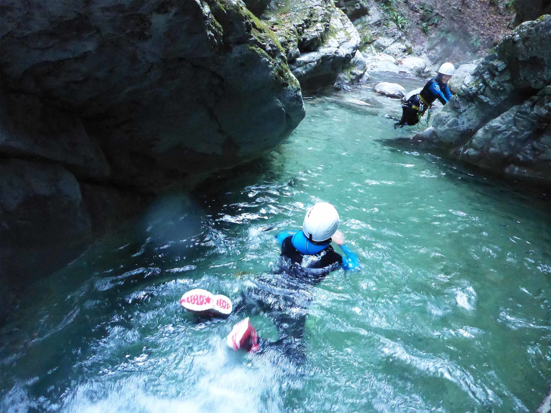 Vasque canyoning pont du diable nage