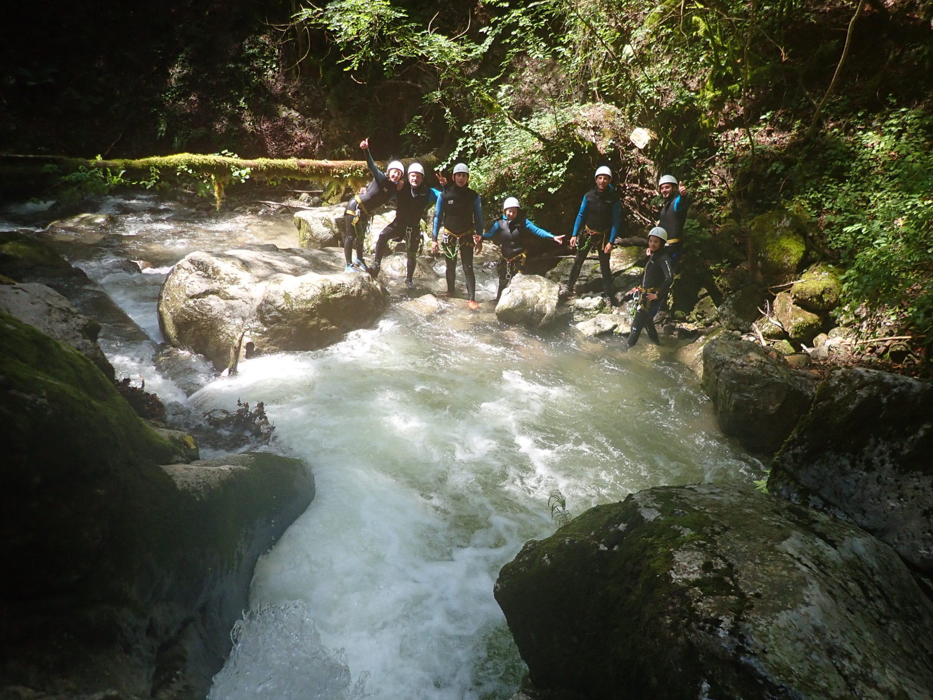 groupe team building canyoning